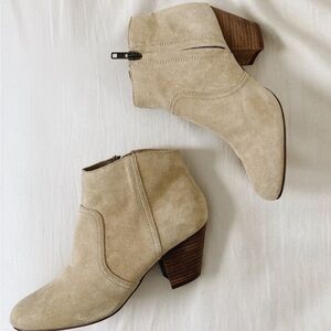 Gap tan suede women’s size: 7.5 us